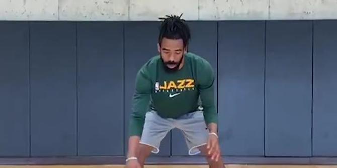 VIDEO: Pebasket Utah Jazz, Mike Conley Bagikan Tips Cara Dribel Figure 8