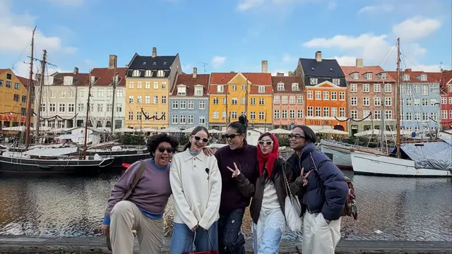 Gaya Kompak Duo Bestie Enzy Storia & Febby Rastanty Saat Liburan di Denmark, Cozy tapi Tetap Fashion-Forward