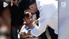 Viral video seorang bocah korban gempa Palu curhat kepada Presiden Jokowi ketika Presiden melakukan kunjungan.