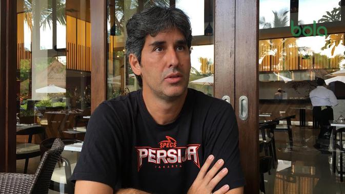 Pelatih Persija Jakarta, Stefano Cugurra Teco. (Bola.com/Benediktus Gerendo Pradigdo