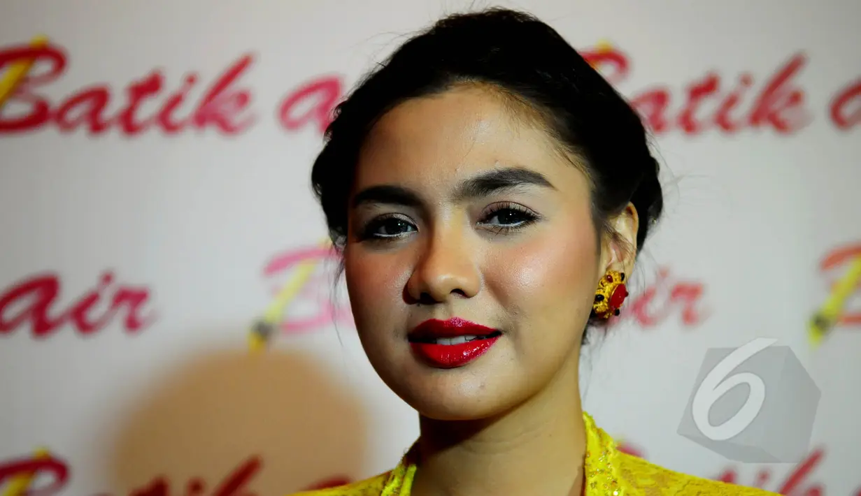 Penyanyi cantik Vicky Shu saat dijumpai di kawasan Jakarta Pusat, Senin (11/5/2015). (Liputan6.com/Faisal R Syam)