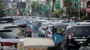Sejumlah kendaraan melintas di Jalan H. Agus Salim, Menteng, Jakarta, Kamis (4/10). Pada 8-22 Oktober 2018 mendatang Jalan KH Wahid Hasyim dan Jalan H Agus Salim akan diberlakukan uji coba Sistem Satu Arah (SSA). (Liputan6.com/Faizal Fanani)