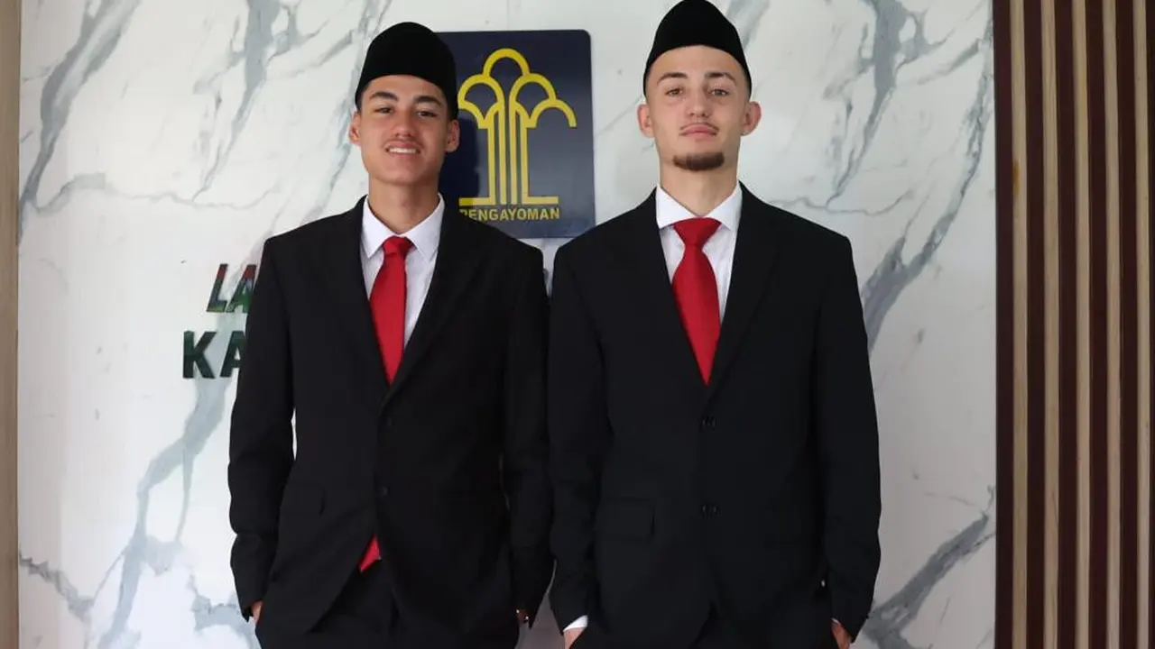 Momen Ivar Jenner dan Rafael Struick Resmi Jadi WNI