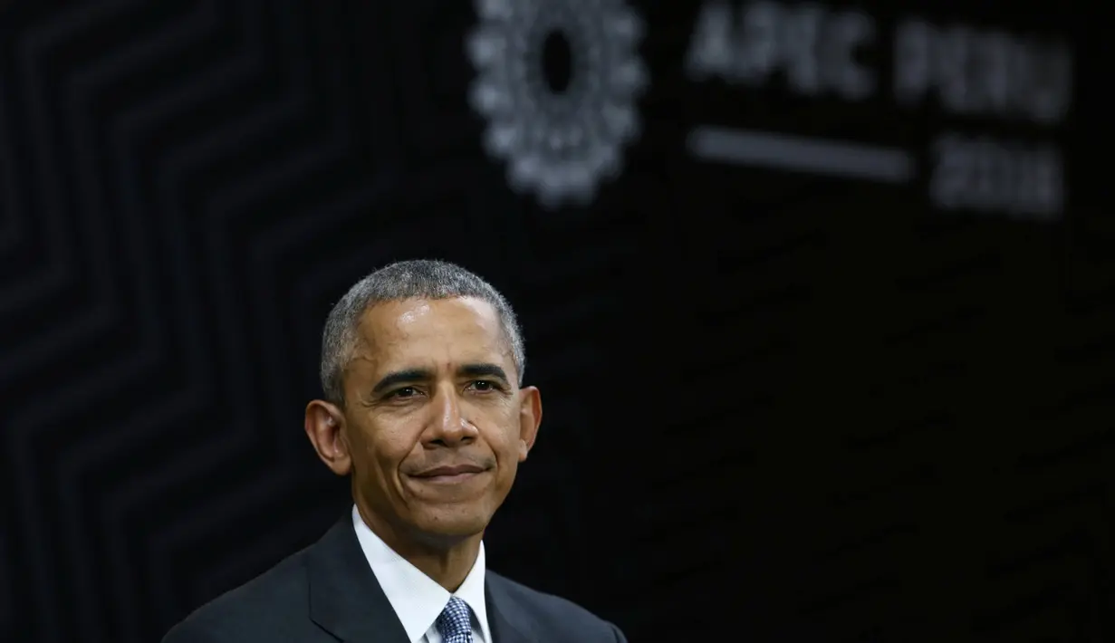 Presiden AS Barack Obama saat mengadakan konferensi pers acara Asia-Pacific Economic Cooperation summit (KTT APEC) di Lima, Peru, Minggu (20/11). Konferensi ini menjadi forum selamat berpisah Obama dengan para pemimpin dunia. (REUTERS/Mariana Bazo)