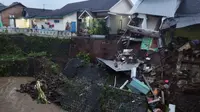 Sungai Kalilo Banyuwangi Meluap, Satu Rumah Warga Ambrol Tergerus Arus