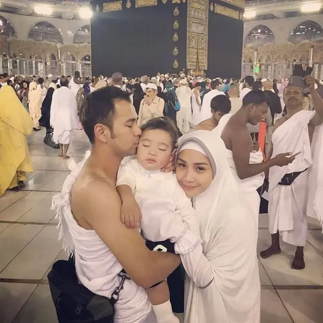 6 Potret Raffi Ahmad Jalani Ibadah Umrah, Batal Berangkat Haji Sejak 5 Tahun Lalu
