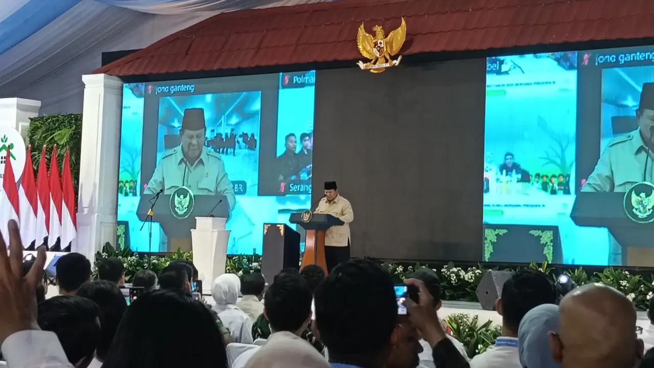 Presiden Prabowo saat acara gelaran akad massal 26.000 rumah subsidi di Cileungsi, Kabupaten Bogor, Senin (29/9/2025). (Foto: Liputan6.com/Maulandy R)