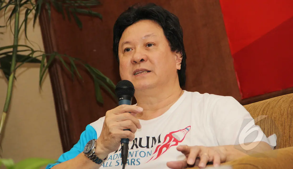Legenda bulu tangkis Indonesia, Liem Swie King saat konferensi pers Djarum Badminton All Stars 2015 di Cilegon, Banten, Sabtu (14/3). (Liputan6.com/Helmi Afandi)