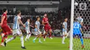 Wasit asal Malaysia Muhammad Usaid bin Jamal memimpin pertandingan. (merdeka.com/Imam Buhori)