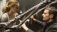 Divergent diadaptasi dari novel karya Neil Burger.  film ini sudah dirilis secara global sejak 21 Maret 2014 lalu.