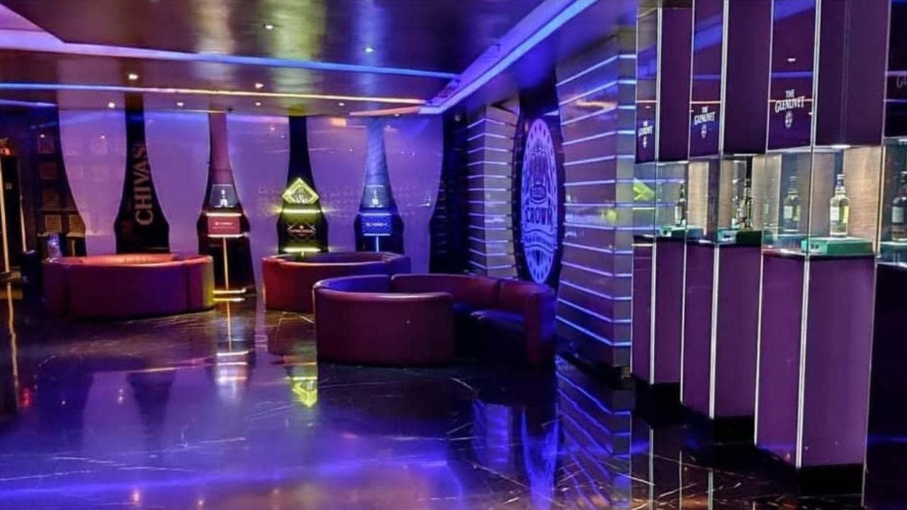 Diskotek Golden Crown di Glodok Plaza