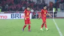 Pemain Persija Jakarta, Witan Sulaeman dan Ryo Matsumura, tertunduk lesu setelah ditahan imbang Dewa United pada laga pekan kelima BRI Liga 1 2024/2025 di Stadion Utama Gelora Bung Karno, Jakarta, Senin (16/9/2024). (Bola.com/M Iqbal Ichsan)