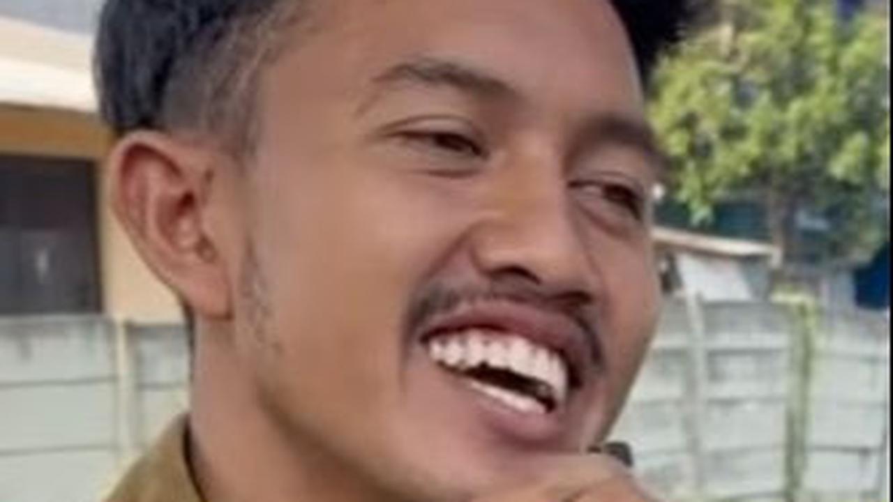 Polisi mengatakan, Galih tak sendiri, ada juru kamera yang turut membantu. Namun orang itu masih berstatus sebagai saksi.