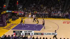 Berita video game recap NBA 2017-2018 antara LA Lakers melawan Sacramento Kings dengan skor 99-86.