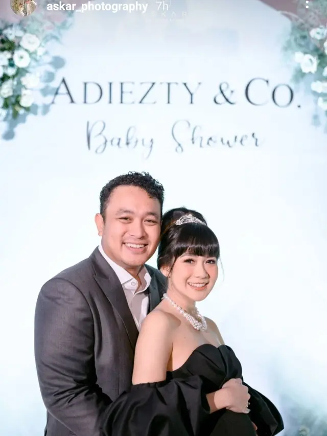 7 Potret Baby Shower Adiezty Fersa, Bertabur Bintang