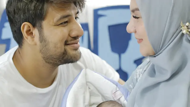 Irish Bella dan Ammar Zoni. (Foto: Arie Asanandaputra dan Oxygen Entertainment)