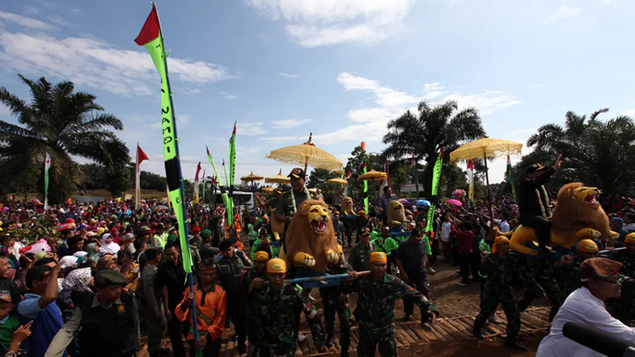 Jenderal Moeldoko Tanam Kedelai di Subang