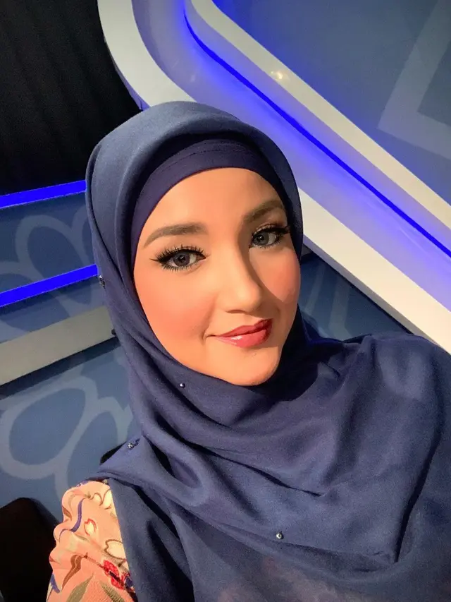 6 Pesona Tsania Marwa Tampil Berhijab, Curi Perhatian