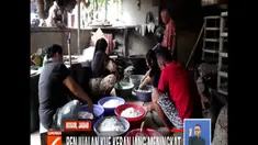 Tidak tanggung-tanggung, kesibukan ini sudah dimulai sejak dua bulan lalu. Wajar saja, proses pembuatannya sangat rumit dan memakan waktu lama.