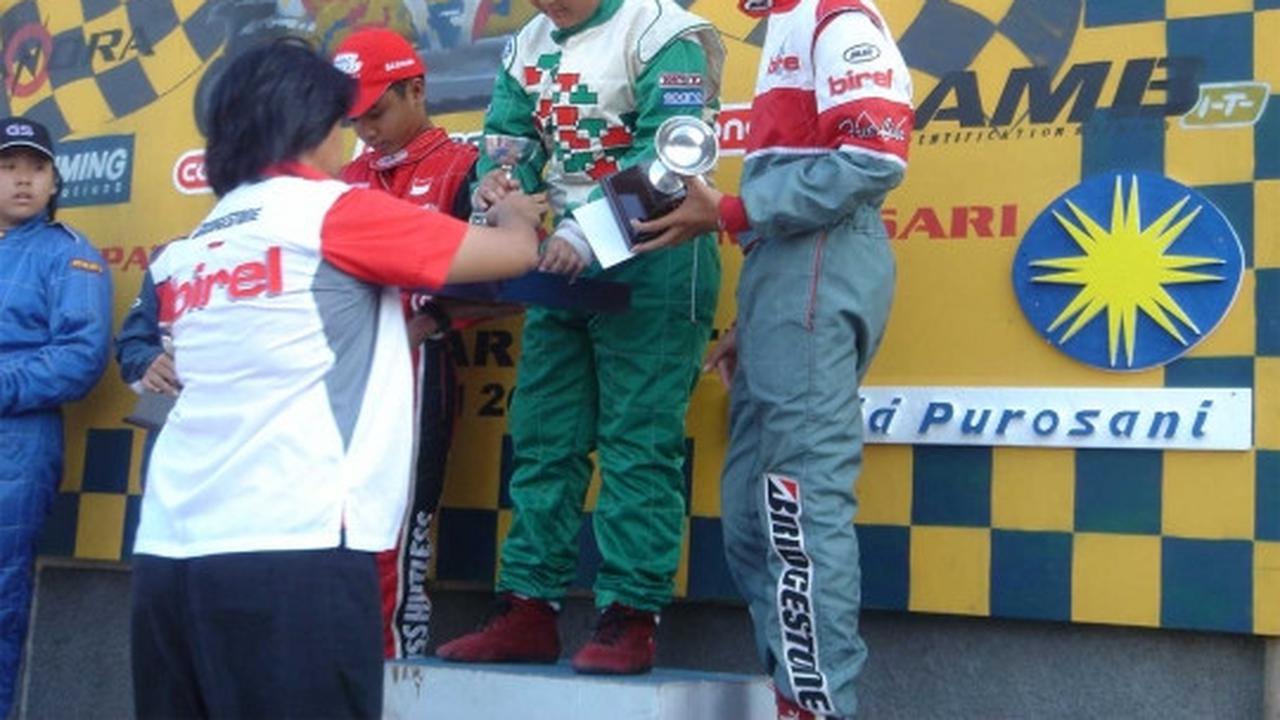 Foto-foto kesuksesan karir Rio Haryanto di sepanjang dunia balap