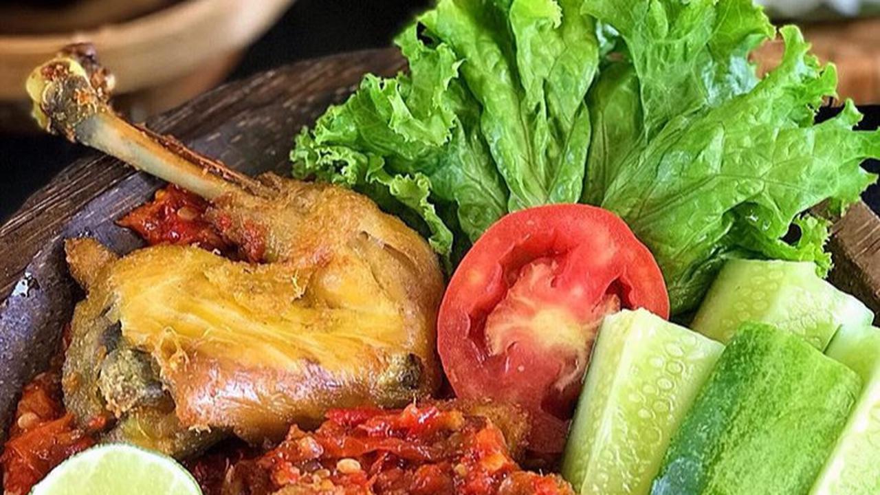 Ayam penyet