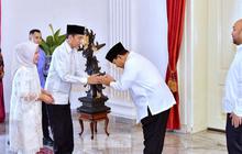 FOTO: Momen Para Menteri Bermaaf-maafan dengan Presiden Jokowi saat Open House di Istana Negara, Ada Prabowo hingga AHY