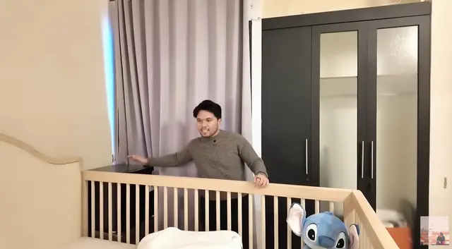 7 Potret kamar Baby Arash anak Thariq dan Aaliyah Massaid, elegan berwarna netral