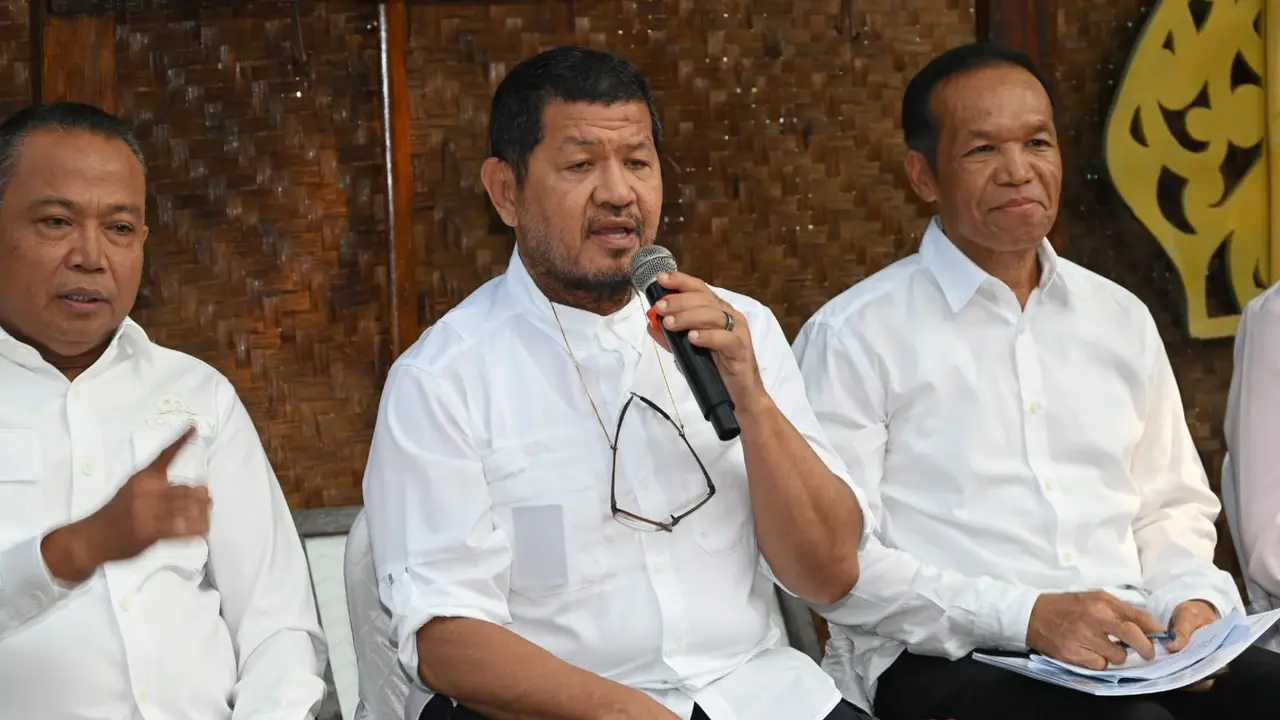 Wakil Ketua Komisi V DPR RI, Roberth Rouw saat memimpin Kunjungan Kerja Spesifik Komisi V DPR RI di Desa Wisata Cibiru Wetan, Kecamatan Cileunyi, Kabupaten Bandung, Jawa Barat. (Istimewa)