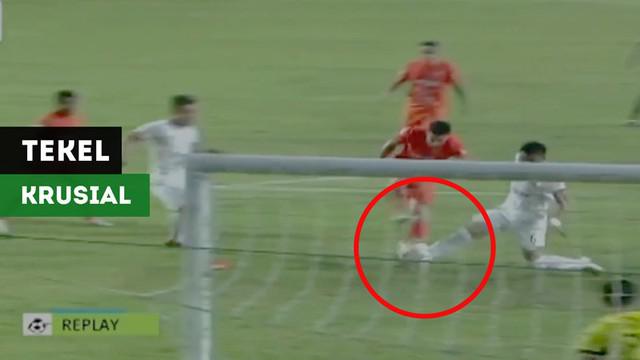 Berita video momen Maman Abdurrahman melakukan tekel yang berani dan krusial yang membuat Persija Jakarta tidak kebobolan saat menghadapi Borneo FC dalam lanjutan Gojek Liga 1 2018 bersama Bukalapak, Selasa (12/9/2018).