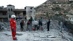 Di Shebaa, serangan pesawat tak berawak Israel menghantam sebuah bangunan tempat tinggal. (Rabih DAHER/AFP)