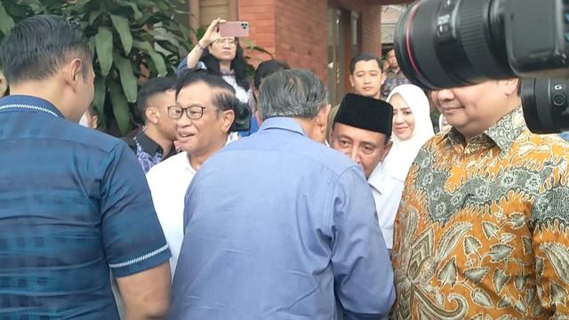 Ketua Majelis Tinggi Partai Demokrat Susilo Bambang Yudhoyono (SBY) tiba di kediaman Ketua Umum Partai Gerindra Prabowo Subianto di Hambalang, Bogor, Minggu sore (17/9/2023). (Istimewa)