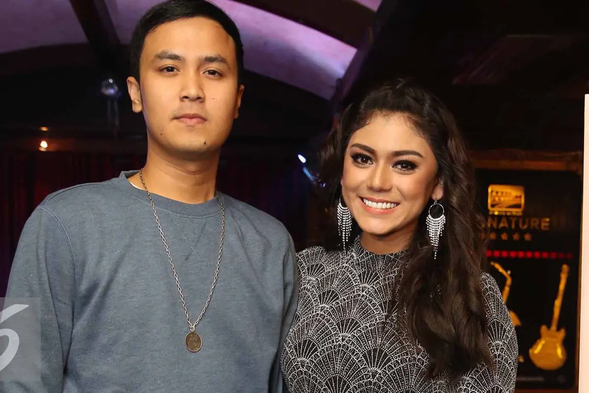 Thalita Latief bersama suami, Dennis Rizky alias Dennis Lyla