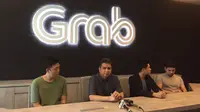 Kedua dari kiri : Ridzki Kramadibrata, Managing Director Grab Indonesia. (Liputan6.com/ Jeko Iqbal Reza)