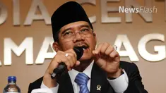  Ketua Mahkamah Agung (MA) Muhammad Hatta Ali mengatakan, masalah pemberhentian Basuki Tjahaja Purnama atau Ahok sebagai Gubernur DKI Jakarta sebenarnya bisa diselesaikan di Kementerian Dalam Negeri (Kemendagri).