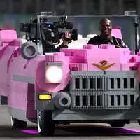 Intip tampilan Lego Cadillac Pink yang ramaikan gelaran F1 Las Vegas Grand Prix 2025 (F1)