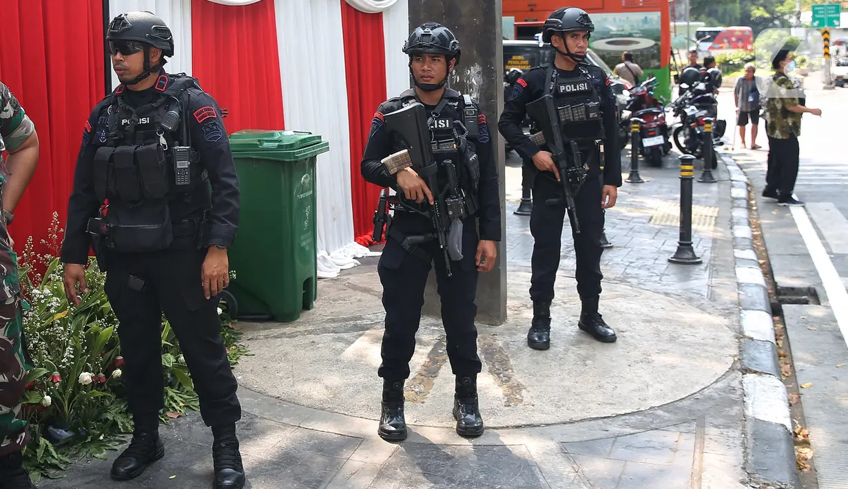Pengamanan yang melibatkan berbagai pihak ini diharapkan dapat memberikan rasa aman bagi seluruh peserta dan tamu undangan. (Liputan6.com/Angga Yuniar)