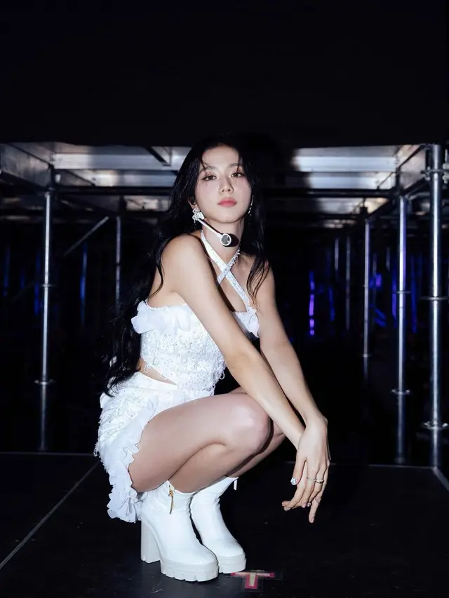 Busana Putih ala White Swan