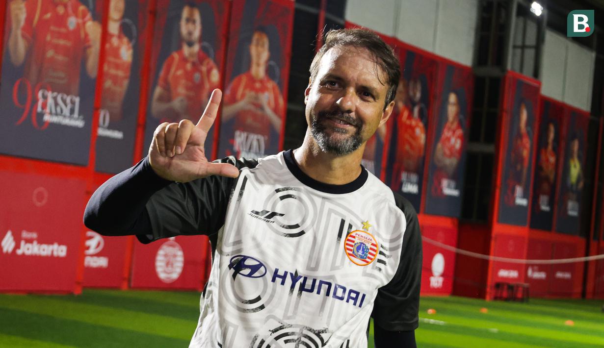 Maurício Souza pada saat sesi latihan Persija Jakarta yang bertempat di Persija Training Ground, Bojongsari, Rabu (5/11/2025).