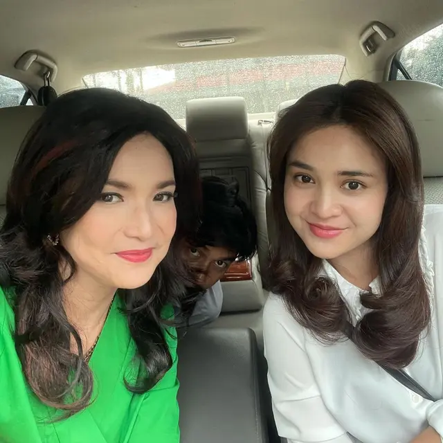Berseteru di Sinetron, Ini 6 Potret Kebersamaan Nunu Datau dan Michelle Ziudith