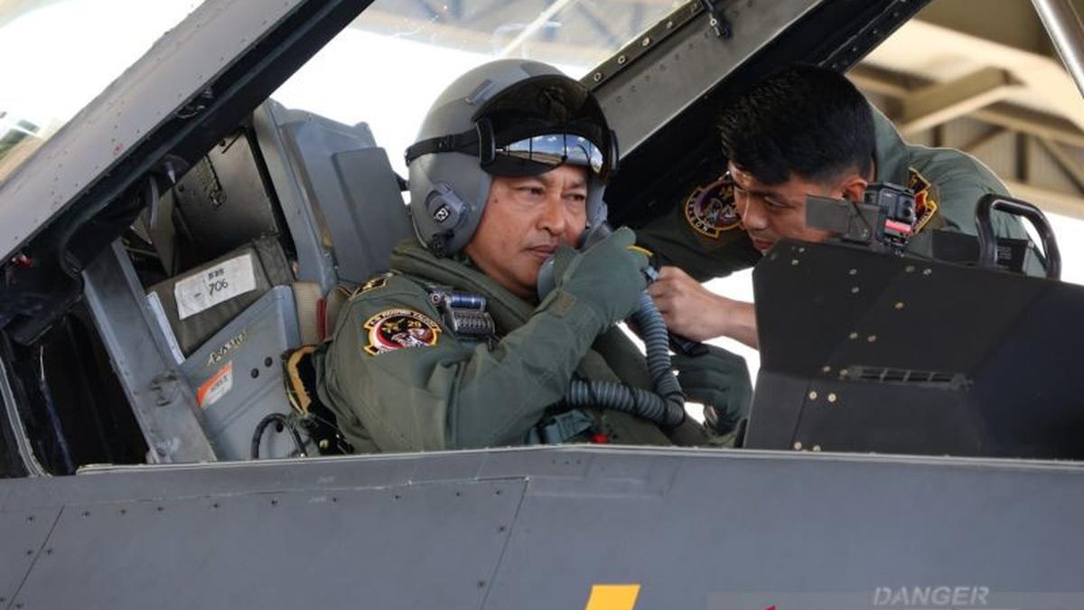 Potret Gagah KSAU Patroli Udara, Manuver Naik Jet Tempur F-16