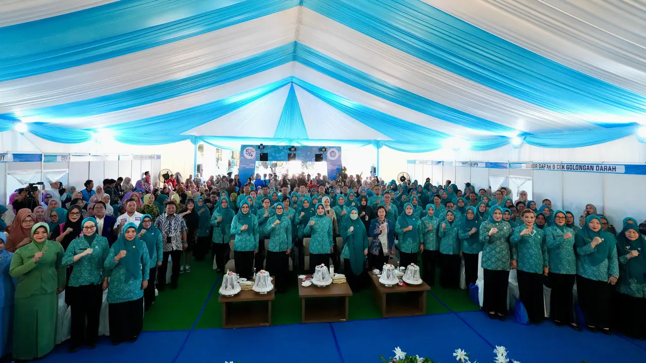 Tri Tito saat membuka Pameran UMKM, Cek Kesehatan Gratis, dan Pelaksanaan Rekor MURI Minum Pil Multiple Micronutrient Supplement (MMS)
