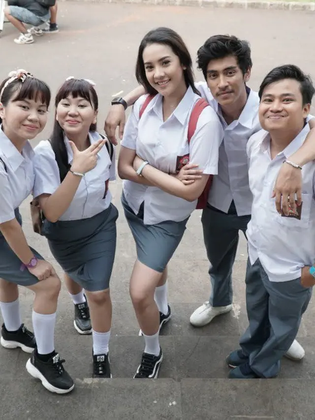 6 Potret Kedekatan Abidzar, Putra Mendiang Ustaz Jefri dengan Anya Geraldine