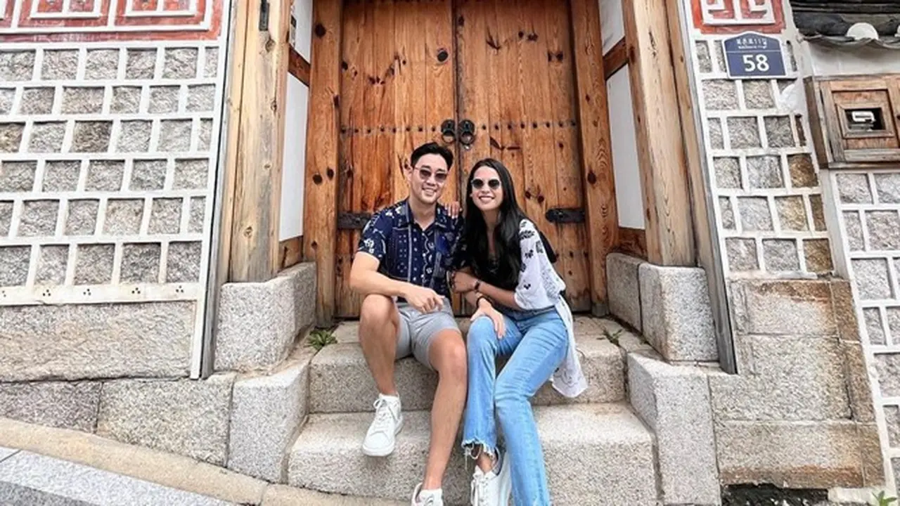 9 Potret Maudy Ayunda Mudik ke Korea Selatan Bareng Suami, Curi Perhatian