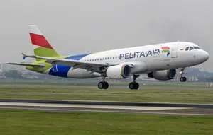 Efek Abu Anak Krakatau, Ribuan Penumpang Pelita Air Gagal Terbang