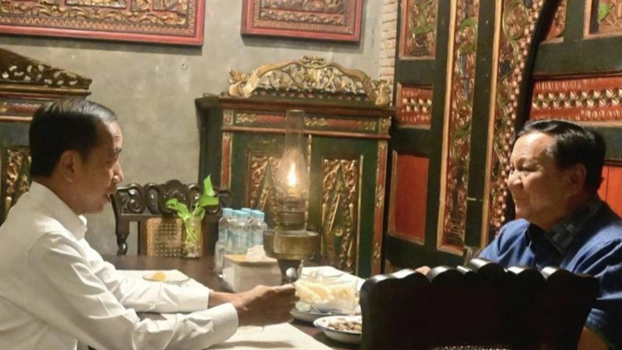 Jokowi Makan Malam Bareng Prabowo