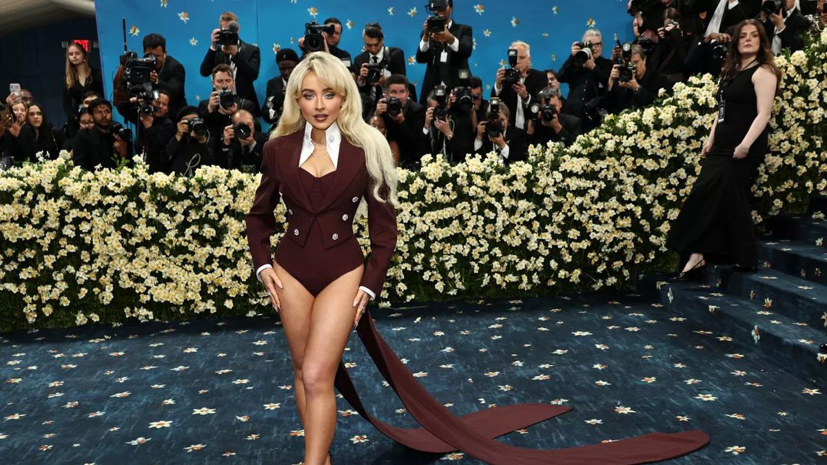 8 Potret Gaya Pantsless yang Jadi Tren di Met Gala 2025 Dikenakan Lisa Blackpink hingga Sabrina Carpenter