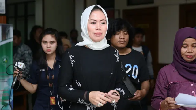 [Bintang] Anita Desy Farida