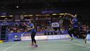 Pasangan Mutiara Cardinal, Dea Giovani/Yulfira Barkah, saat melawan wakil Jaya Raya, Greysia Polii/Apriyani Rahayu, pada Kejurnas PBSI di Britama Arena, Sabtu (22/12). Jaya Raya menjadi juara Kejurnas PBSI 2018. (Bola.com/M Iqbal Ichsan)