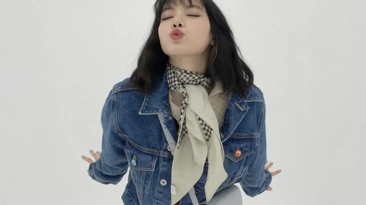 Inspirasi  Outerwear Wanita dari Lisa Blackpink/Instagram @ @lalalalisa_M