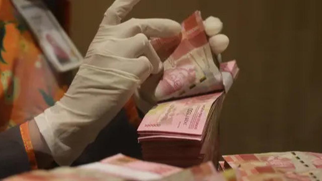 Sesuai Prediksi Sri Mulyani, Rupiah Melemah Menuju Angka Rp 16.900 per Dolar AS